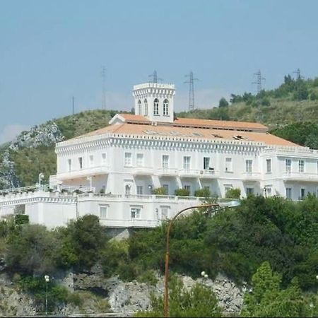 Appartamento Nel Fabbricato Denominato Il Castello Praia a Mare Kültér fotó