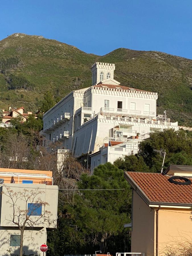 Appartamento Nel Fabbricato Denominato Il Castello Praia a Mare Kültér fotó